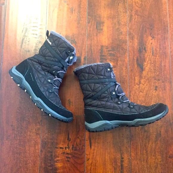 Columbia Techlite Omni-Heat Waterproof Shorty Boots - Picture 3 of 10